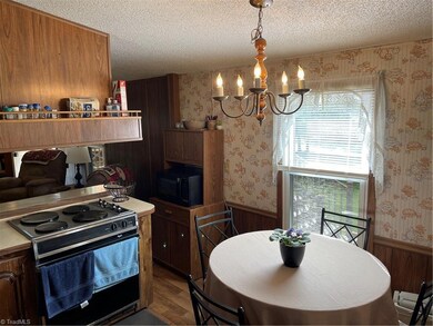 2609 Woodfield Dr, Sophia, NC 27350 - photo 7