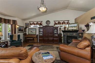 2238 SE Wind Rider Ln, Bend, OR 97702 - photo 3