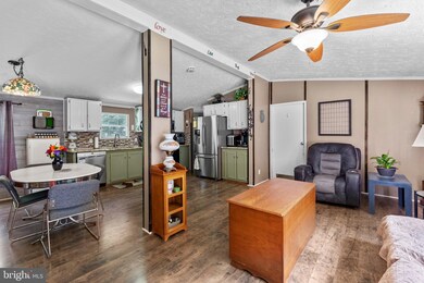 26458 Slash Pine Cir, Ruther Glen, VA 22546 - photo 5