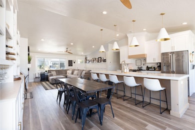 kitchen/diningroom