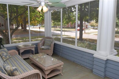 802 5th St, Covington, IN 47932 - photo 5