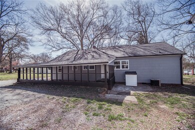 300 Mills Ave, Liberty, SC 29657 - photo 5