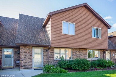 469 Valley Dr unit 3, Naperville, IL 60563 - photo 3