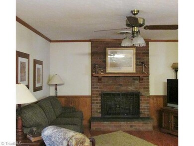 923 Central Falls Rd, Asheboro, NC 27203 - photo 3