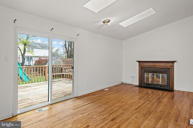 8438 Kings Meade Way, Columbia, MD 21046 - photo 3