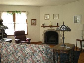 110 W Courtland St, Mundelein, IL 60060 - photo 2