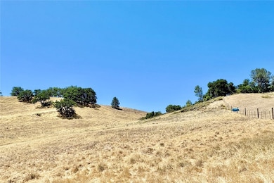 76310 Bryson Hesperia Rd, Bradley, CA 93426 - photo 2