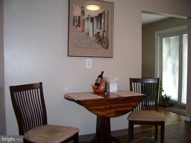 524 Crotzer Ave, Folcroft, PA 19032 - photo 5