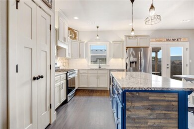 320 Captain Marshal St, Prairie Grove, AR 72753 - photo 7