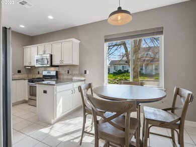 109 Robin Ct, Creswell, OR 97426 - photo 6