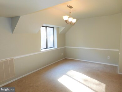 1621 Parkcrest Cir unit 301, Reston, VA 20190 - photo 7