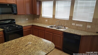 320 Perry St unit Main House, San Marcos, TX 78666 - photo 2