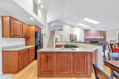 498 Elk Run unit 498, Shelton, CT 06484 - photo 5