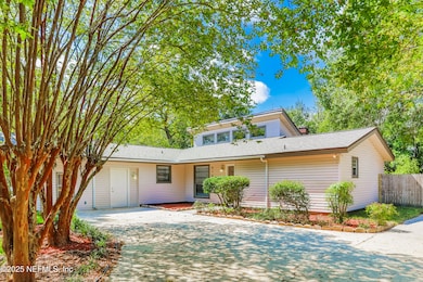 002-photo-front-view-9752618