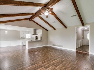 2600 Lakeview Ct, Bedford, TX 76021 - photo 6