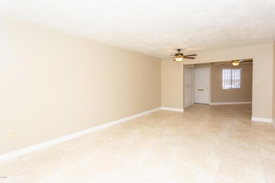 13810 N Garden Court Dr, Sun City, AZ 85351 - photo 6