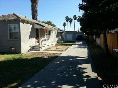 Detached garage and driveway - storage and parking