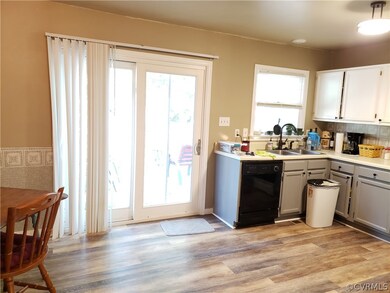 744 Canterbury Dr, Ruther Glen, VA 22546 - photo 6