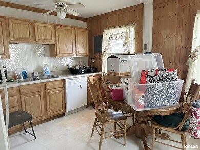 3102 W 68th St, Davenport, IA 52806 - photo 7