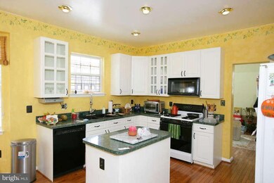 11003 Grassy Knoll Terrace, Germantown, MD 20876 - photo 7