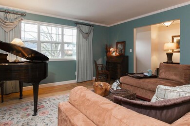 4530_Ducrest-living room #2
