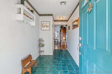 2604 High Cir, Claremore, OK 74017 - photo 4