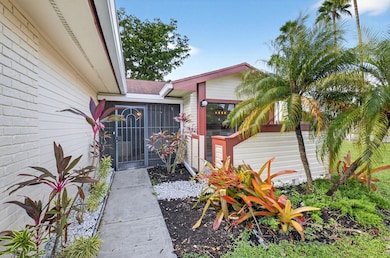 29 Fawlkland Cir, Boynton Beach, FL 33426 - photo 3