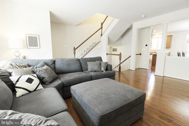 927 Hall Station Dr, Bowie, MD 20721 - photo 2