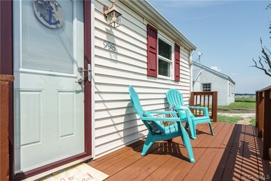 998 Fort Lowry Ln, Dunnsville, VA 22454 - photo 4