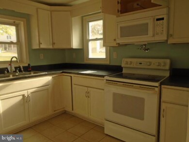 8206 Holly Rd, Clearwater Beach, MD 21226 - photo 7