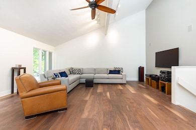 3020 Fox Run, Des Moines