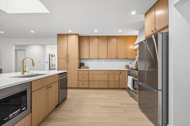 834 Meadowlark Ln, Glenview, IL 60025 - photo 7