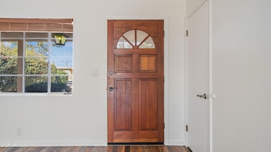 Interior - 332 Steffens St-1