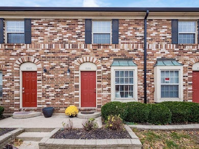 002_c9e9_A 2569 Olde Hill 003