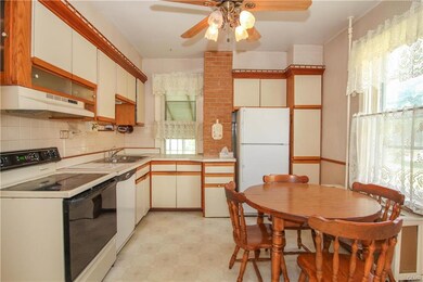 3209 S 2nd St unit 3211, Whitehall, PA 18052 - photo 7