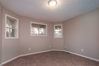 625 Charles-25
