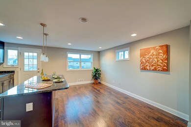 1042 Foxwood Ln, Essex, MD 21221 - photo 2