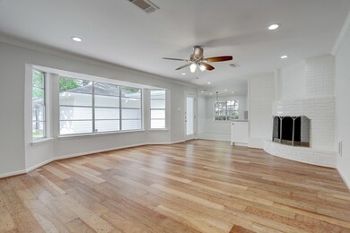 13802 Kingsride Ln, Houston, TX 77079 - photo 2