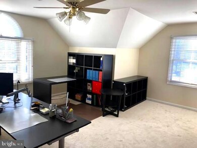 11126 Parkwood Dr, Hagerstown, MD 21742 - photo 4