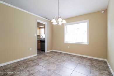 004-photo-dining-room-8322644