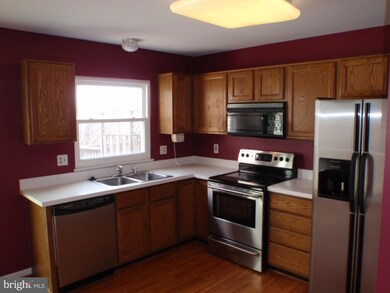 1709 Vonnies View Ct, Woodbridge, VA 22192 - photo 2