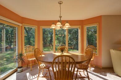 06 Dining Area