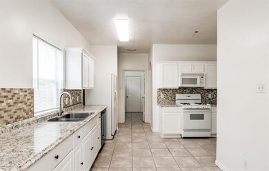 3215 Sapphire Star Dr, Houston, TX 77082 - photo 4