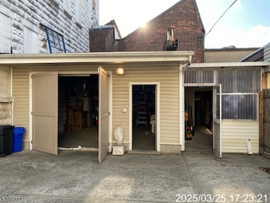 81 Waydell St, Newark, NJ 07105 - photo 4