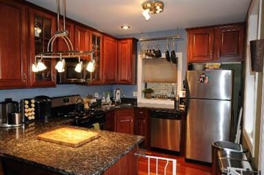 6428 N Fairfield Ave unit 2E, Chicago, IL 60645 - photo 3