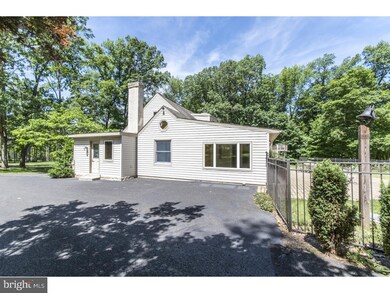 5162 Hiffletrayer Rd, Green Lane, PA 18054 - photo 5