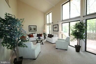 10520 Acacia Ln, Fairfax, VA 22032 - photo 3