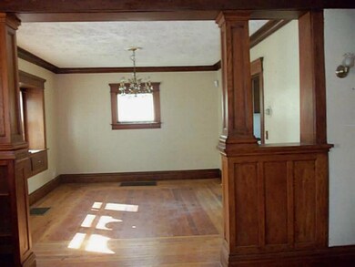 909 W Lenawee St, Lansing, MI 48915 - photo 4