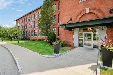 High Rocks Condominiums unit 324, North Smithfield, RI 02896 - photo 2