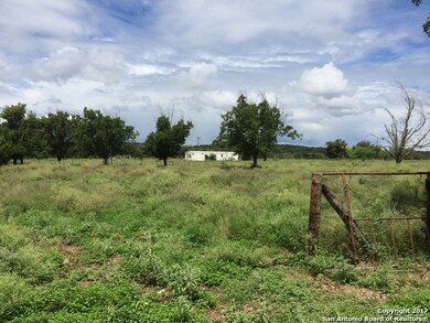 5740 Fm 462 N, Hondo, TX 78861 - photo 4